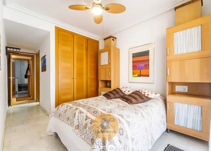 Apartamento Con Amplia Terraza En * Fuengirola