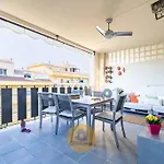Apartamento Con Amplia Terraza En *