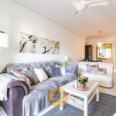 Apartamento Con Amplia Terraza En アパート